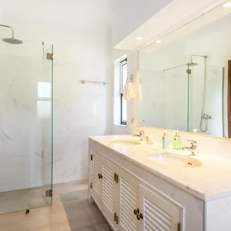 Casa Stefan 2 Bedroom With Pool * كارفويرو